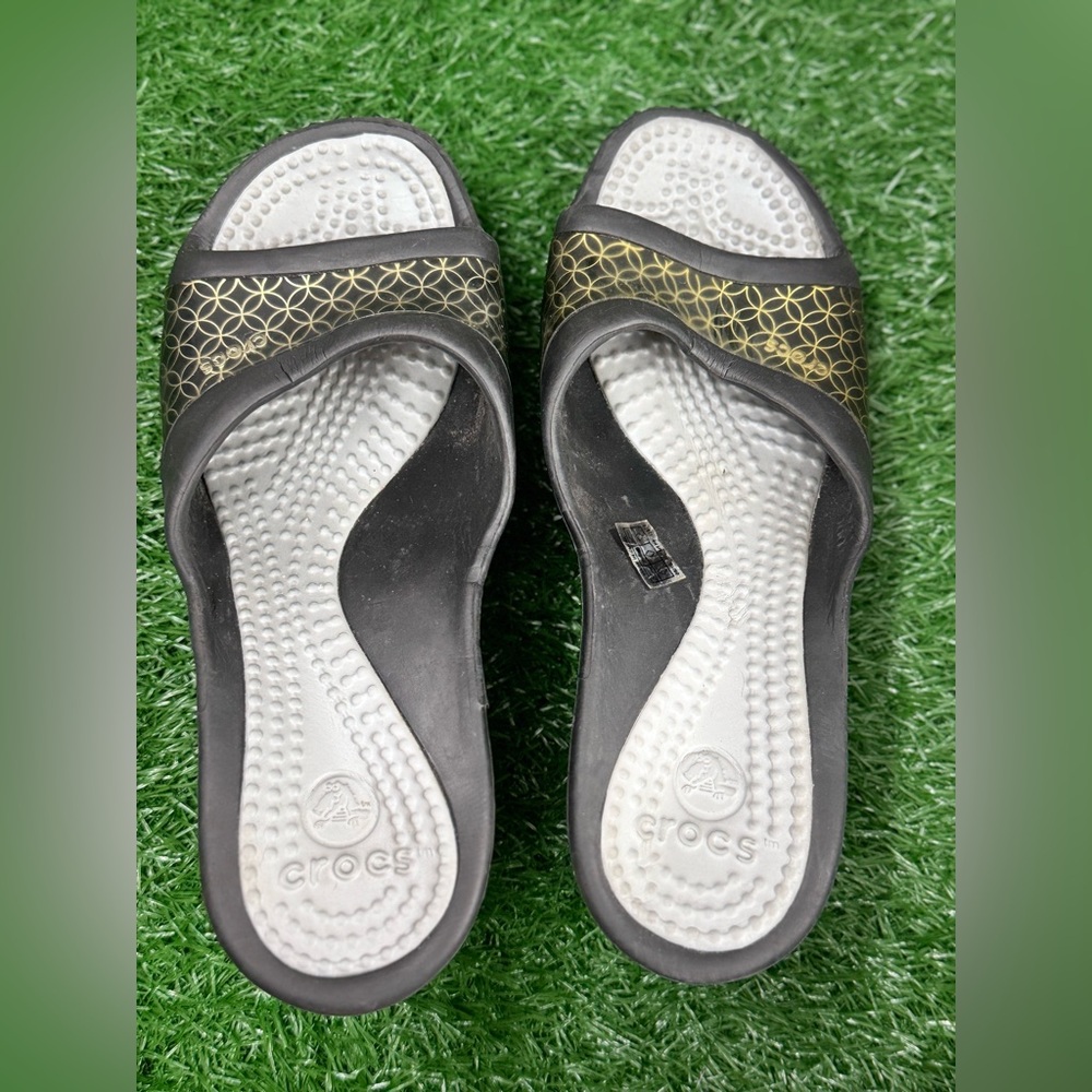 Women Crocs Sandals Size 8